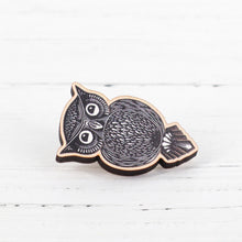 Load image into Gallery viewer, Owl lino print wooden pin badge