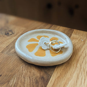 Make a ceramic trinket dish - Mini-class Wednesday 5th March 6-7pm